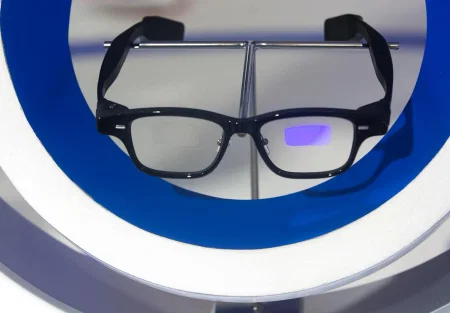 Alibaba представила фирменные AI-очки