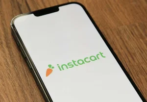 Instacart бросает вызов Нью-Йорку: борьба за минималку и чаевые