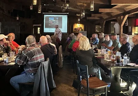 Клуб классических автомобилей «Fenders and Friends» устроил праздничный бранч