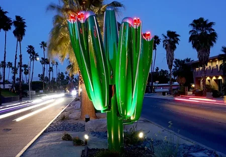 Кадиллак превращается в кактус: скульптуры из автомобилей в Калифорнии