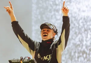 Dom Dolla и его дебют на стадионе в Австралии: танцпол на 40 тысяч человек