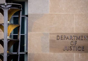 Самая нелепая цензура года: файлы по делу Эпштейна раскрылись сквозь замазку