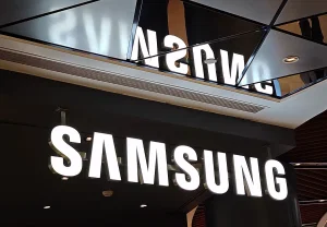 Samsung меняет правила CES: ночью, с роботами и AI во главе