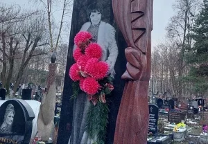 Могила Анны Самохиной: Памятник и история