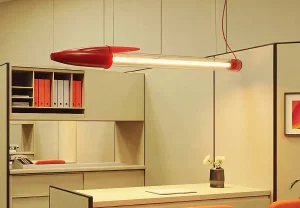 Лампа в виде ручки Bic: итальянцы взяли да увеличили