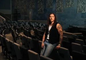 Господь спел кантри! Брендон Лейк смешал христиан и ковбоев с поп-звездами