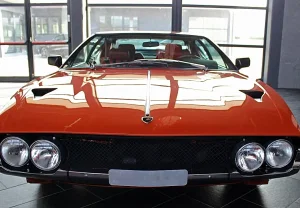 Редчайшая Lamborghini Espada VIP — цветной бар на колёсах