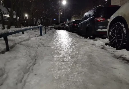 Весенний гололёд: инструкции выживания