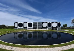 Пятьдесят лет Vasarely