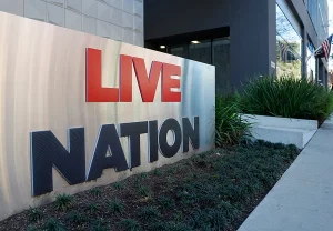 Суд, слэк и монополия