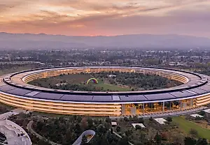 Tim Cook пред кризисом: отчёт Apple на грани срыва