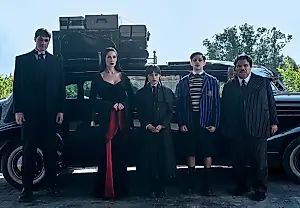 Трейлер второго сезона «Уэнсдэй»: Дженна Ортега возвращается в роли готической подростки