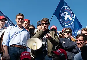 Смерть Чарли Кирка вынесла на свет тени MAGA
