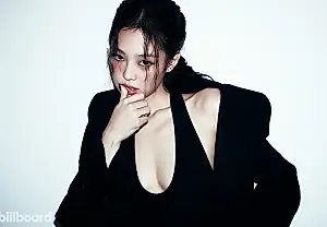 Дженни из Blackpink запустила сольный альбом, и тут начинается настоящая комедия абсурда!