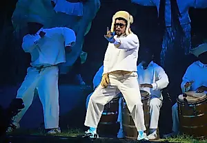 Jay-Z вступился за Bad Bunny после критики участия в Супербоуле