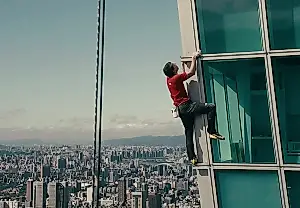 Алекс Хоннолд взошел на Taipei 101