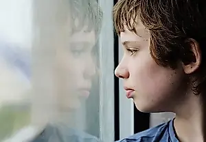 ¿Por qué dos tercios de los niños con autismo acaban hablando y un tercio no?