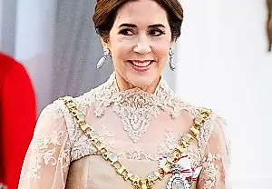 La reina Mary vuelve a casa