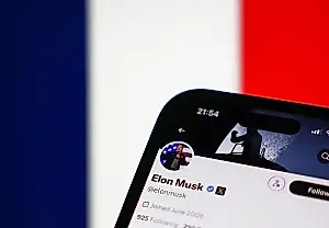 Redada en la sede de X en París