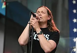 El último acorde de Brad Arnold