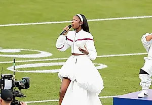 Coco Jones en la Super Bowl