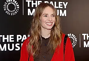 La boda discreta de Maya Hawke