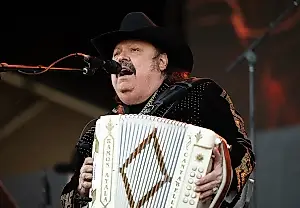 La leyenda de la música mexicana Ramón Ayala, envuelto en un escándalo de 25 millones de dólares: su hijo, acusado de acoso sexual