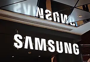 Samsung cambia las reglas de CES: de noche, con robots y la IA al frente