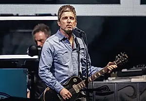Noel Gallagher se burla de los rumores sobre Oasis y Bond