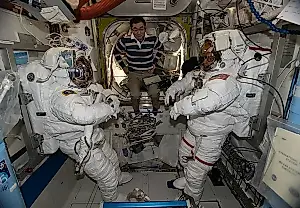 La NASA aplaza una caminata espacial por problemas de salud de un astronauta