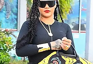 Rihanna «resucita» el icónico Longchamp Le Pliage: ahora cuesta aún más