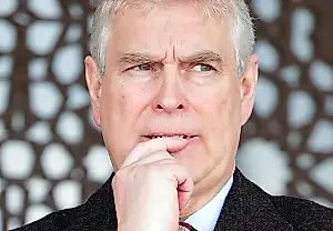 Por qué el ex príncipe Andrés no se apresura a marcharse a Oriente
