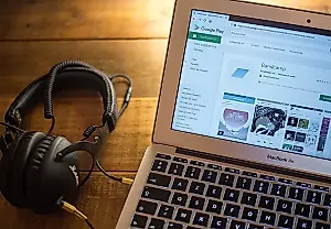 Bandcamp prohíbe la música creada con IA