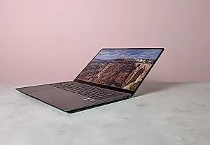 Samsung desafía al MacBook Air