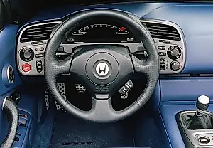 Asociaciones automovilísticas: Honda, Rolls-Royce y Ford