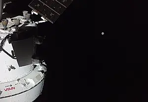 La Luna, fallos y una estrella antigua