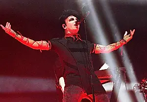 Gary Numan está casi sordo
