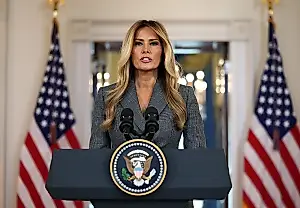 SNL UK se lanza a por los escándalos de la semana
