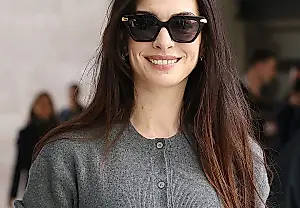 Anne Hathaway y la falda de oficina