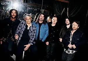 Foo Fighters vuelven a la fuerza bruta