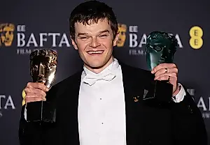 Robert Aramayo y la película I Swear