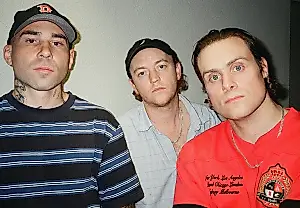 DMA'S подписали контракт с мейджором