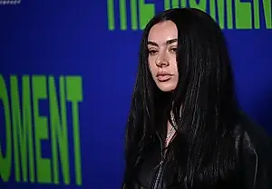Charli XCX: el dancefloor ha muerto, viva el rock