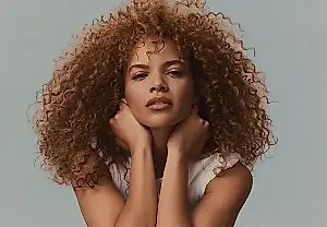 Leslie Grace regresa con un nuevo álbum tras 10 años