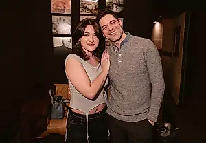 Jeremy Jordan e Isa Briones publican nuevos temas para el musical «Just in Time»