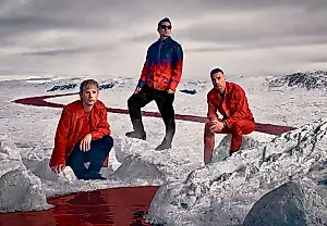 Muse presenta el vídeo de «Cryogen»: desolación cósmica con crujido de hielo