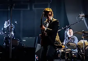 Как родилась песня Opening Night Arctic Monkeys