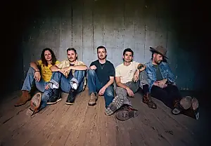 Как создание сингла "We Grew Up Together" спасло отношения LANCO