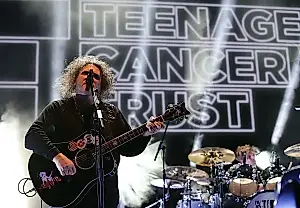 Robert Smith convierte el Royal Albert Hall en un maratón musical de una semana