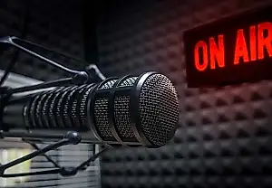 Australia revisa los topes a los derechos de emisión radiofónica